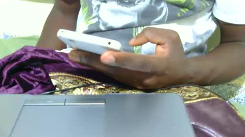 malaika online show from 04-30-26, 12:33
