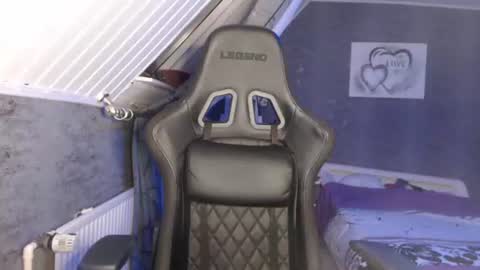 Snapshot of hotkellyandkevinn chatting on 12-10-24, 11:43 KevinKellyy online show from 12-10-24, 11:43