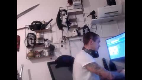 Snapshot of hotkinkytat chatting on 02-18-25, 11:19 hotkinkytat online show from 02-18-25, 11:19