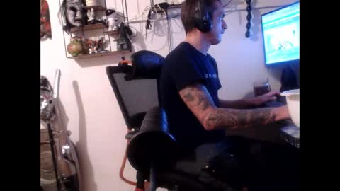 Snapshot of hotkinkytat chatting on 03-10-25, 07:18 hotkinkytat online show from 03-10-25, 07:18