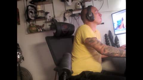 Snapshot of hotkinkytat chatting on 09-29-25, 12:10 hotkinkytat online show from 09-29-25, 12:10