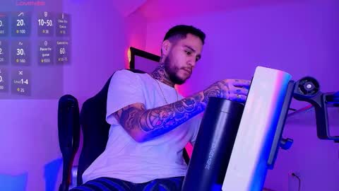 Snapshot of hotlatinox20cm chatting on 12-17-25, 06:58 HoTLatinoX20CM online show from 12-17-25, 06:58