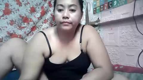 Snapshot of hotlea20 chatting on 05-14-26, 04:08 Hotlea20 online show from 05-14-26, 04:08