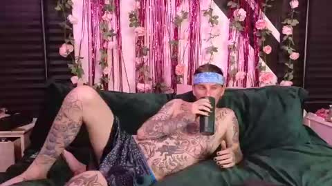 Snapshot of hotlunchxxx chatting on 07-05-26, 02:18 NEXT SHOW JAN 31 online show from 07-05-26, 02:18