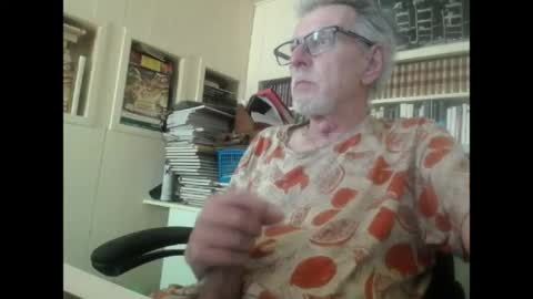 Snapshot of hotlux_54 chatting on 06-25-26, 09:58 hotlux_54 online show from 06-25-26, 09:58