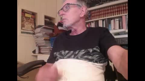 Snapshot of hotlux_54 chatting on 07-20-26, 03:25 hotlux_54 online show from 07-20-26, 03:25