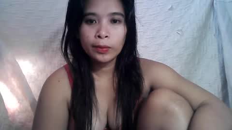 Snapshot of hotmompinay30 chatting on 03-15-26, 11:33 flor online show from 03-15-26, 11:33
