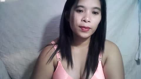 Snapshot of hotmompinay30 chatting on 04-14-26, 10:16 flor online show from 04-14-26, 10:16