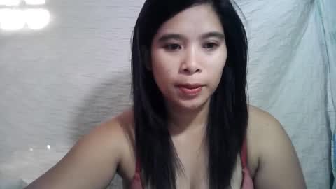 Snapshot of hotmompinay30 chatting on 04-16-26, 10:34 flor online show from 04-16-26, 10:34