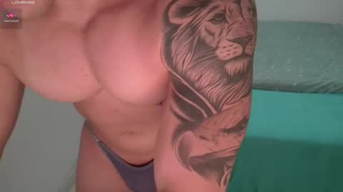 Snapshot of hotmusclebaby chatting on 06-15-26, 07:32 Max online show from 06-15-26, 07:32
