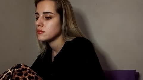 Snapshot of hotmusex chatting on 11-19-25, 02:39 hotmusex online show from 11-19-25, 02:39