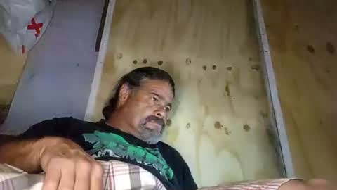 Snapshot of hotnriv13 chatting on 04-12-26, 01:27 hotnriv13 online show from 04-12-26, 01:27