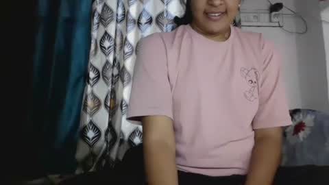 Snapshot of hotnsweetindian chatting on 12-19-25, 07:37 lola online show from 12-19-25, 07:37