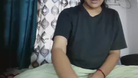 Snapshot of hotnsweetindian chatting on 01-18-26, 06:17 lola online show from 01-18-26, 06:17