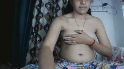Snapshot of hotnsweetindian chatting on 02-01-26, 01:31 lola online show from 02-01-26, 01:31
