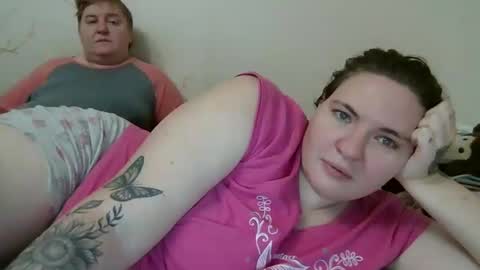 Snapshot of hotpanthers chatting on 01-15-25, 10:02 hotpanthers online show from 01-15-25, 10:02