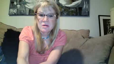 Snapshot of hotpepperrose chatting on 10-29-25, 03:42 hotpepperose online show from 10-29-25, 03:42