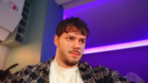 Snapshot of hotpolishsausage chatting on 11-04-25, 01:05 Jason online show from 11-04-25, 01:05