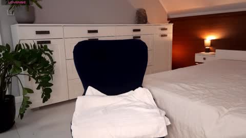 Mola online show from 12-18-24, 02:38