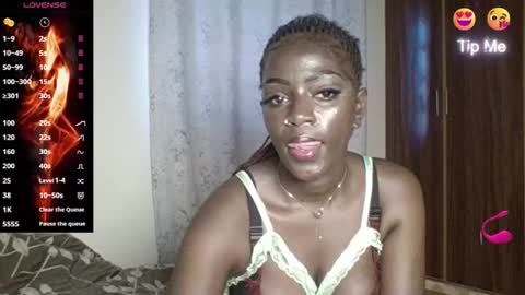 Amalia online show from 11-22-25, 01:43