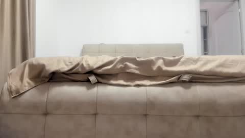 Snapshot of hottalicia2 chatting on 02-11-26, 05:51 hottalicia2 online show from 02-11-26, 05:51