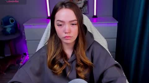 hello Im Eva online show from 03-26-26, 05:57