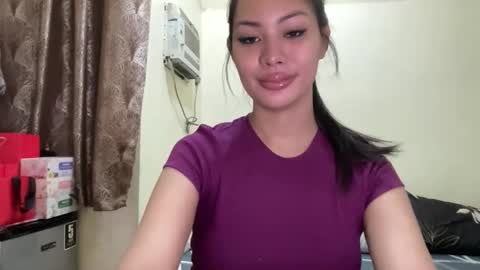 Snapshot of hottest_katarinaxxx chatting on 12-21-25, 06:48 katarina online show from 12-21-25, 06:48