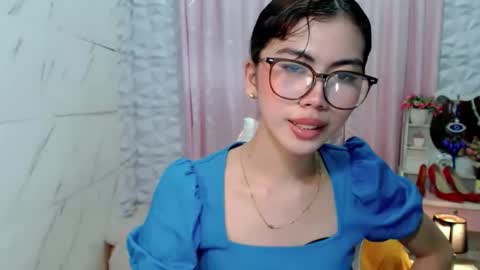 hottestdella69 online show from 12-03-25, 05:44