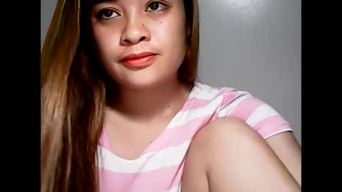 Snapshot of hottie_asianbabe chatting on 12-12-24, 11:40 Leen online show from 12-12-24, 11:40