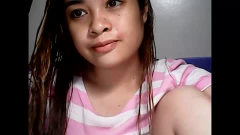 Snapshot of hottie_asianbabe chatting on 02-15-25, 01:31 Leen online show from 02-15-25, 01:31