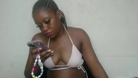 Snapshot of hottie_ebonie chatting on 07-04-26, 07:47 Ella online show from 07-04-26, 07:47