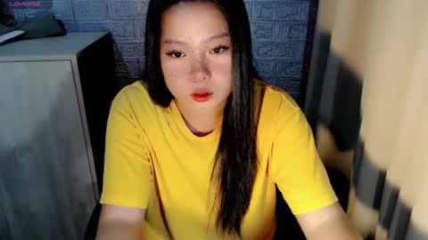 Snapshot of hottie_pinay16 chatting on 02-18-26, 07:54 April online show from 02-18-26, 07:54