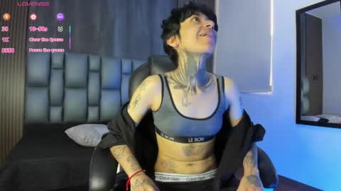 Snapshot of hottiesjuls chatting on 05-20-26, 07:31 Juls online show from 05-20-26, 07:31