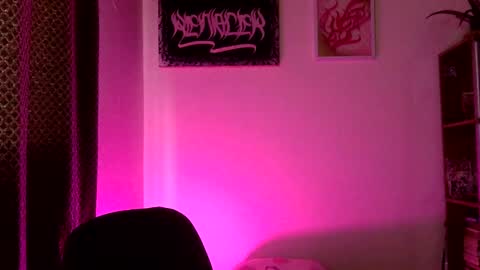 Snapshot of hottietat4u chatting on 02-14-25, 03:58 Tat online show from 02-14-25, 03:58