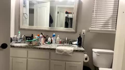 hottiewithabody101 online show from 11-17-25, 08:14