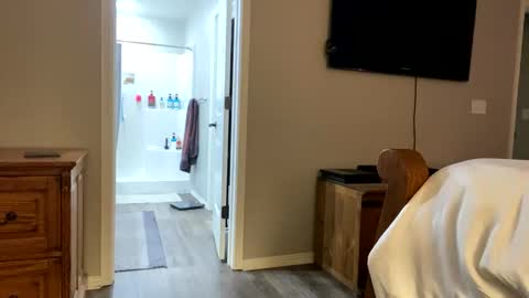 hottiewithabody101 online show from 04-08-26, 07:47