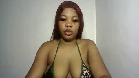 hotty_lora889 online show from 10-26-25, 07:42