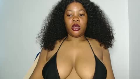 hotty_lora889 online show from 04-02-26, 09:18