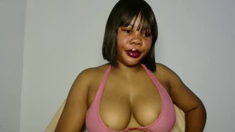 hotty_lora889 online show from 04-15-26, 07:37