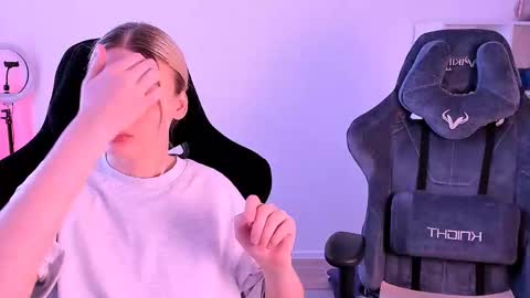 Nessie and Jessie online show from 12-13-24, 08:09