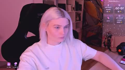 Nessie and Jessie online show from 02-17-25, 03:20