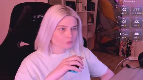 Nessie and Jessie online show from 02-17-25, 06:26