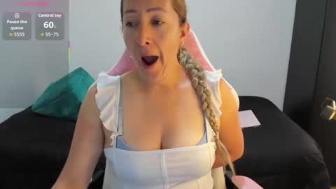 Snapshot of hottychrystal chatting on 03-17-26, 03:59 hottychrystal online show from 03-17-26, 03:59