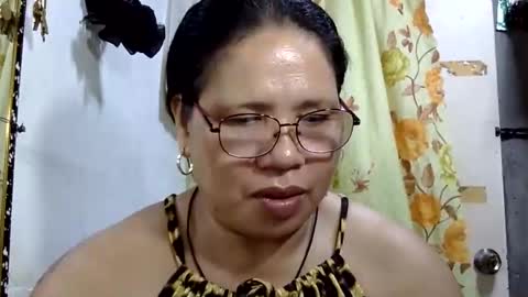 Snapshot of hottycrissy4u chatting on 06-04-26, 11:00 hottycrissy4u online show from 06-04-26, 11:00