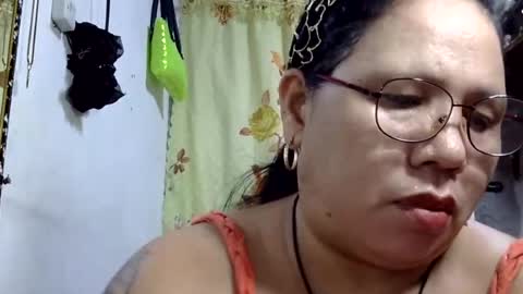 Snapshot of hottycrissy4u chatting on 06-18-26, 01:04 hottycrissy4u online show from 06-18-26, 01:04