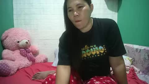 Snapshot of hotwetmommaxxx chatting on 12-02-24, 01:03 hotwetmommaxxx online show from 12-02-24, 01:03