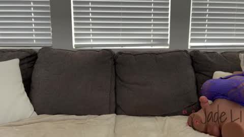 Snapshot of hotwifejadeli chatting on 12-17-25, 09:10 Jade Li online show from 12-17-25, 09:10