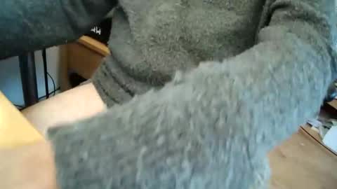 Snapshot of hovesub chatting on 12-16-25, 11:37 English sub online show from 12-16-25, 11:37