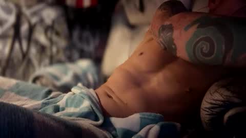 Snapshot of howbowdadareboy33 chatting on 01-12-26, 09:25 ask me online show from 01-12-26, 09:25