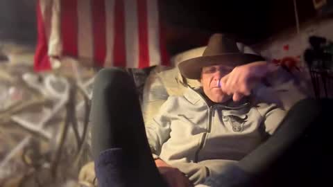 Snapshot of howbowdadareboy33 chatting on 01-16-26, 06:50 ask me online show from 01-16-26, 06:50